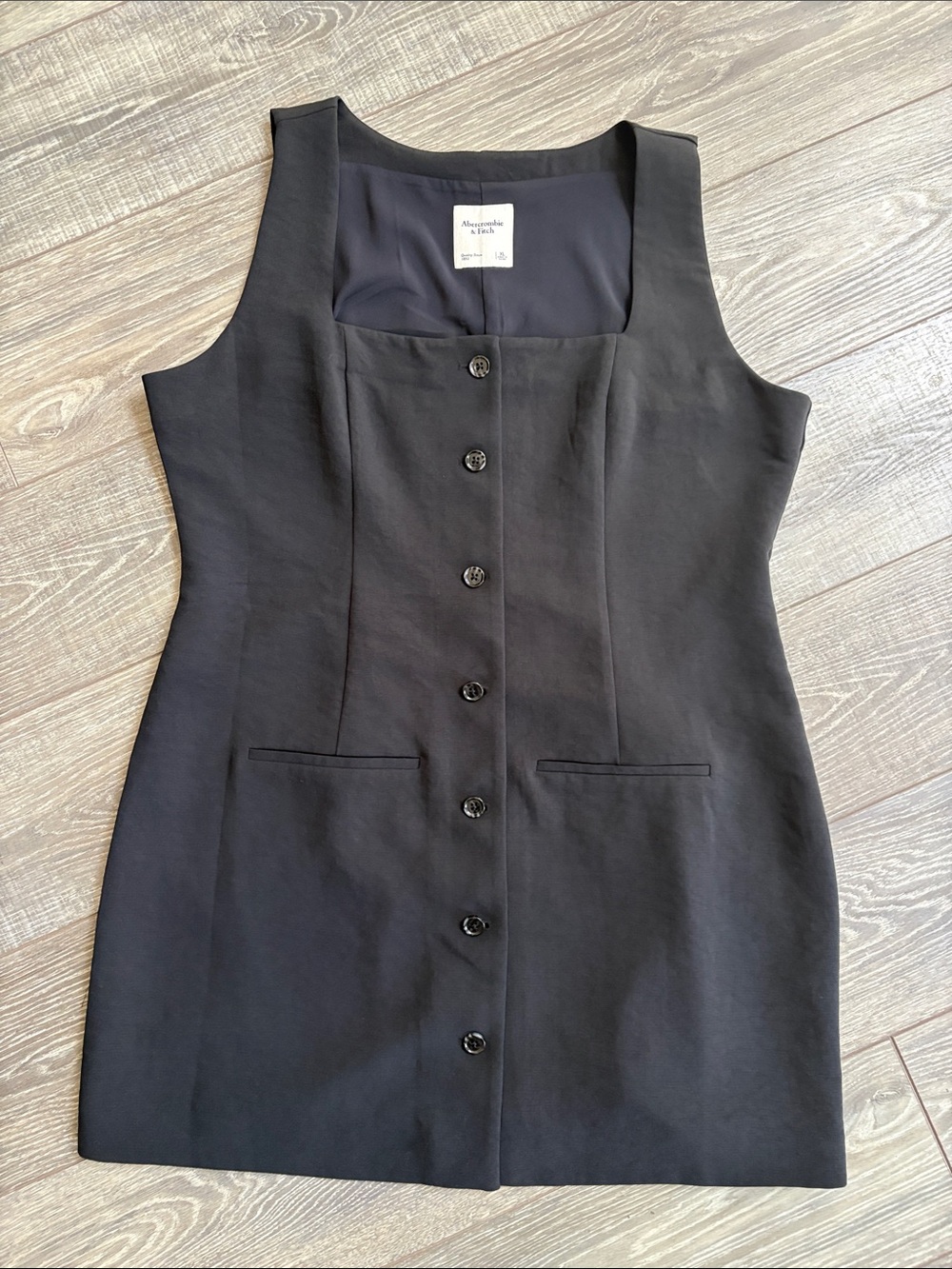 Abercrombie & Fitch Black Sleeveless Button-Front Dress